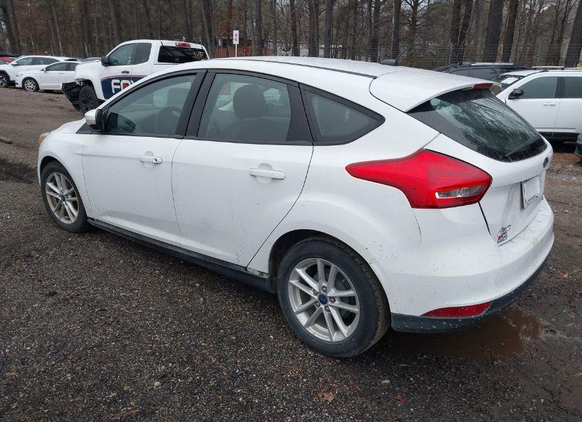 Photo 3 of 2017 Ford Focus SE (VIN 1FADP3K29HL218709)