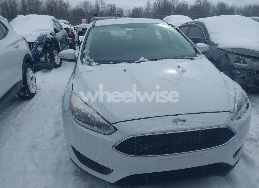 Photo 12 of 2017 Ford Focus SE (VIN 1FADP3K29HL246932)