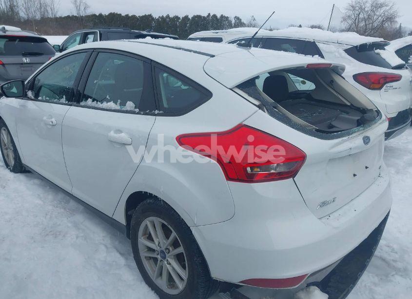 Photo 3 of 2017 Ford Focus SE (VIN 1FADP3K29HL246932)