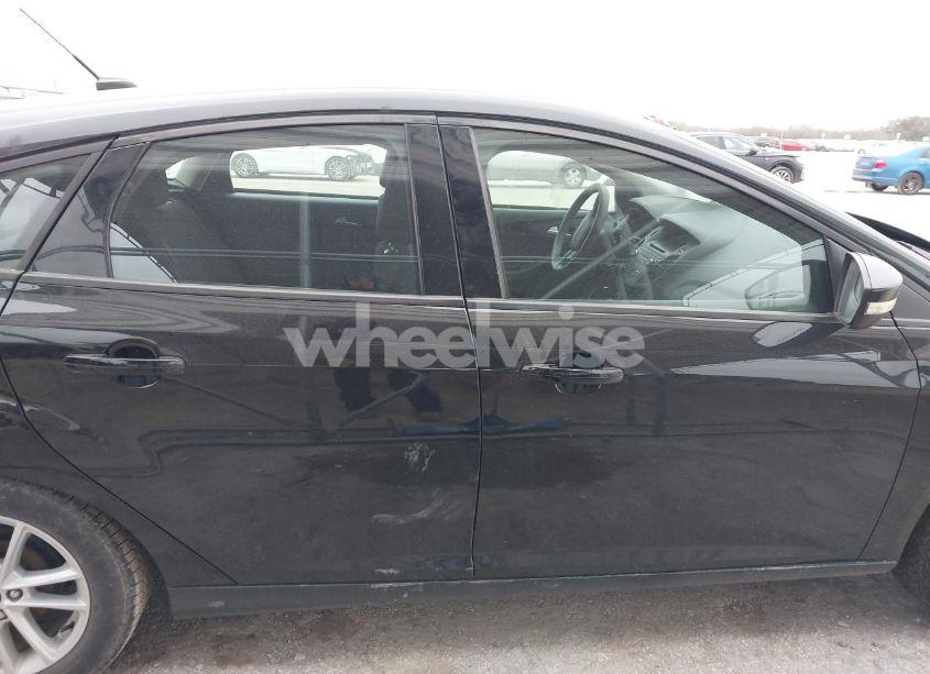 Photo 14 of 2017 Ford Focus SE (VIN 1FADP3K29HL258689)