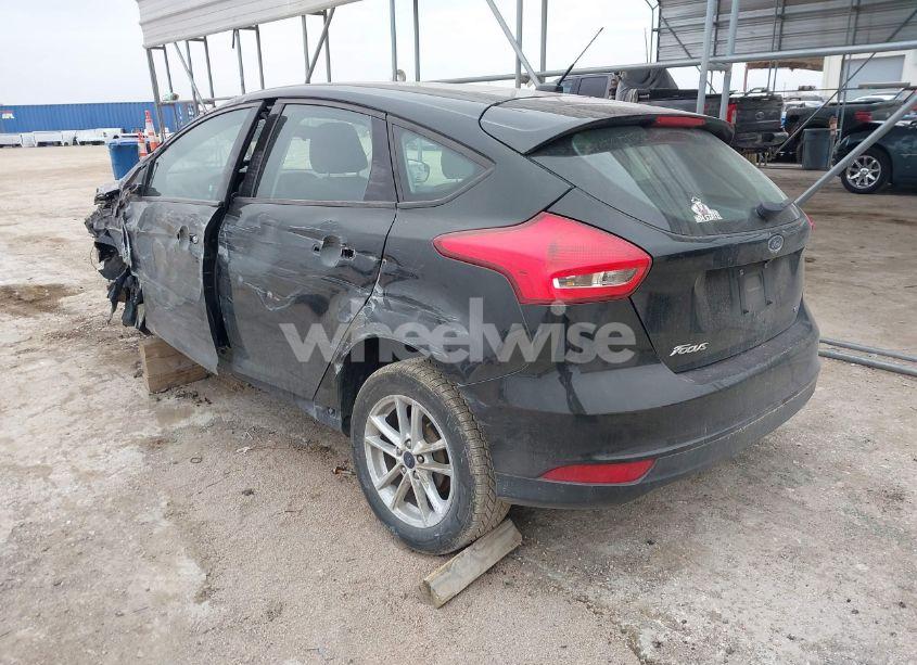 Photo 3 of 2017 Ford Focus SE (VIN 1FADP3K29HL258689)