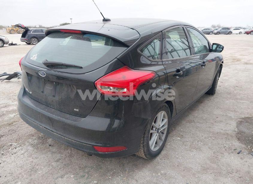 Photo 4 of 2017 Ford Focus SE (VIN 1FADP3K29HL258689)