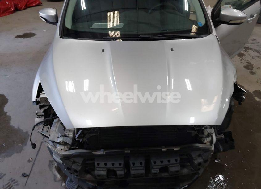 Photo 10 of 2017 Ford Focus SE (VIN 1FADP3K29HL289294)