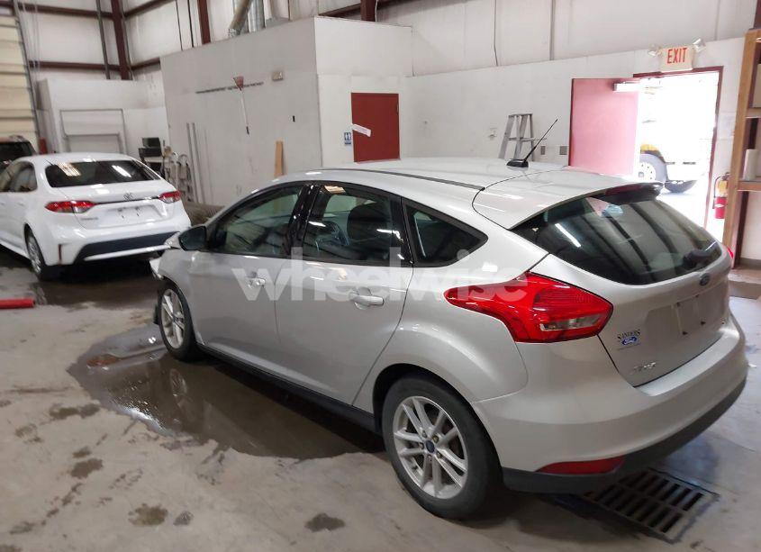Photo 3 of 2017 Ford Focus SE (VIN 1FADP3K29HL289294)