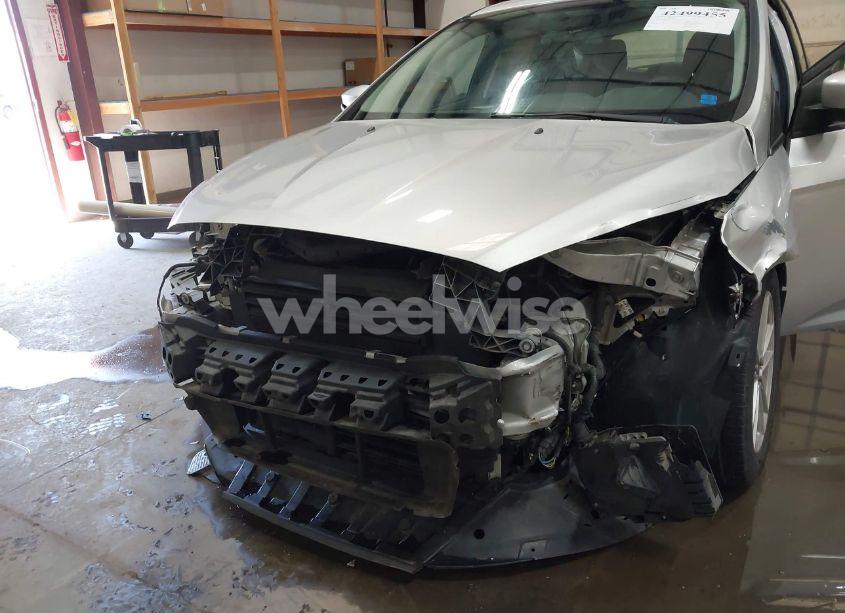 Photo 6 of 2017 Ford Focus SE (VIN 1FADP3K29HL289294)