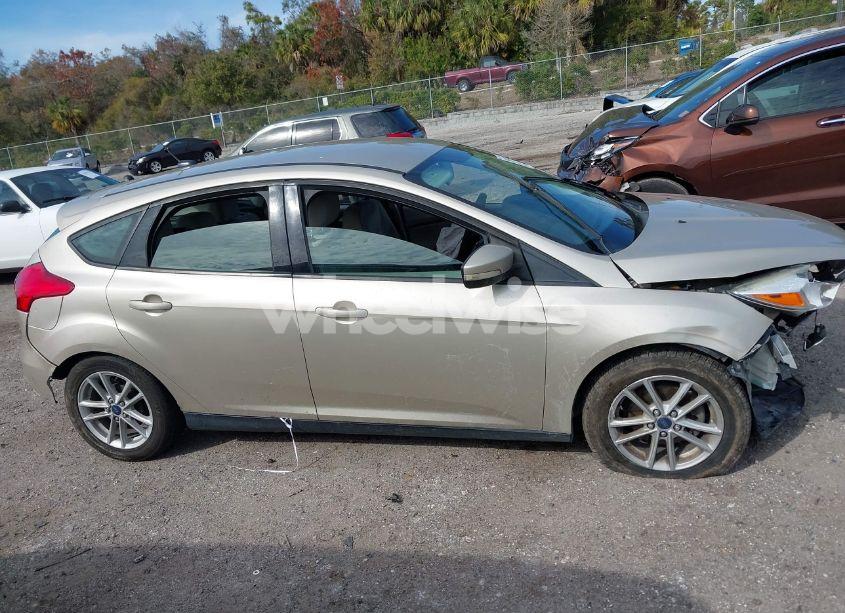 Photo 13 of 2017 Ford Focus SE (VIN 1FADP3K29HL289439)