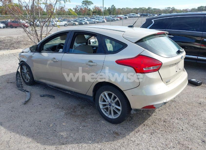 Photo 3 of 2017 Ford Focus SE (VIN 1FADP3K29HL289439)