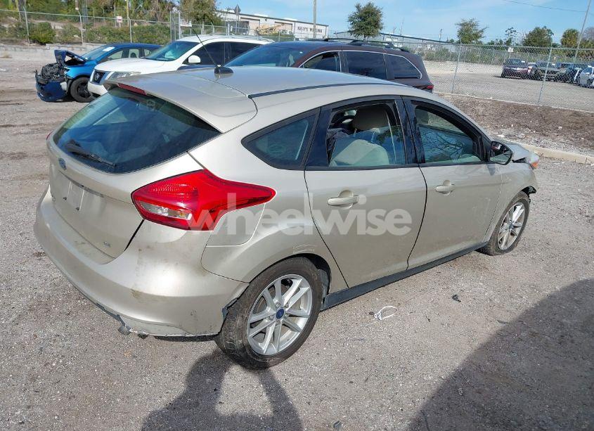 Photo 4 of 2017 Ford Focus SE (VIN 1FADP3K29HL289439)