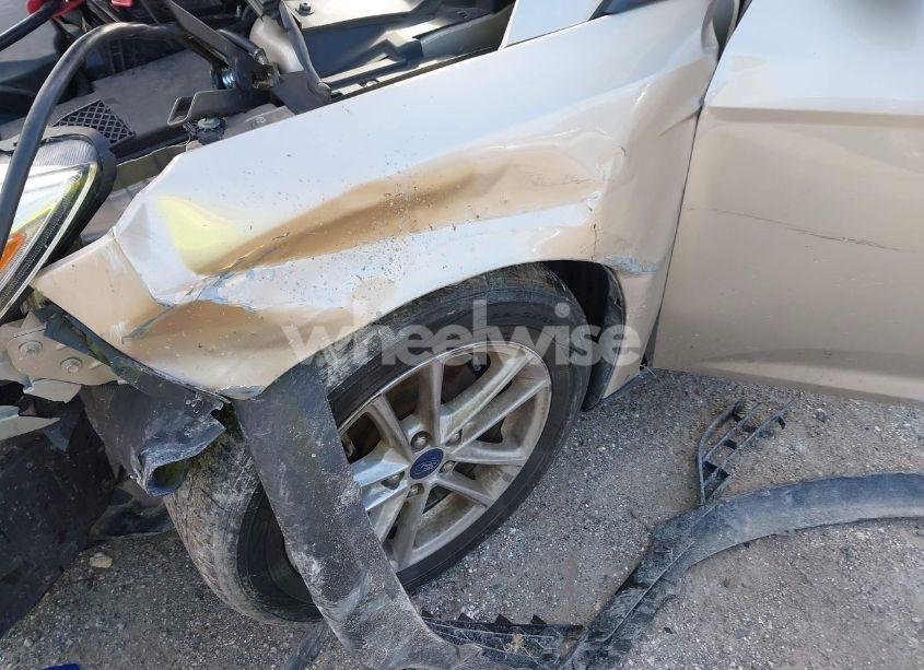 Photo 6 of 2017 Ford Focus SE (VIN 1FADP3K29HL289439)