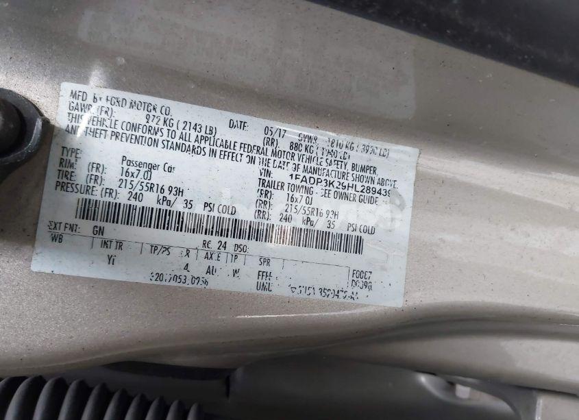 Photo 9 of 2017 Ford Focus SE (VIN 1FADP3K29HL289439)