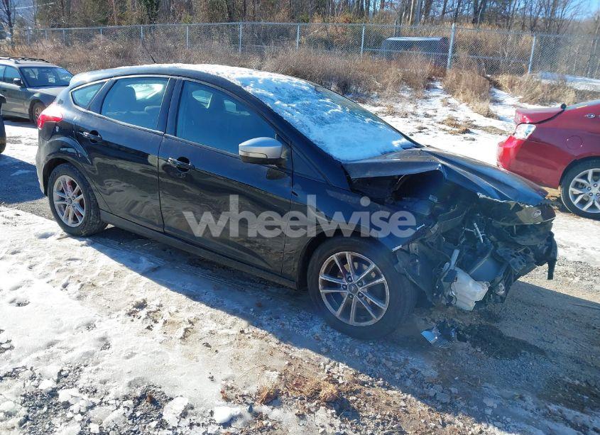2017 Ford Focus SE (VIN 1FADP3K29HL290770) main photo