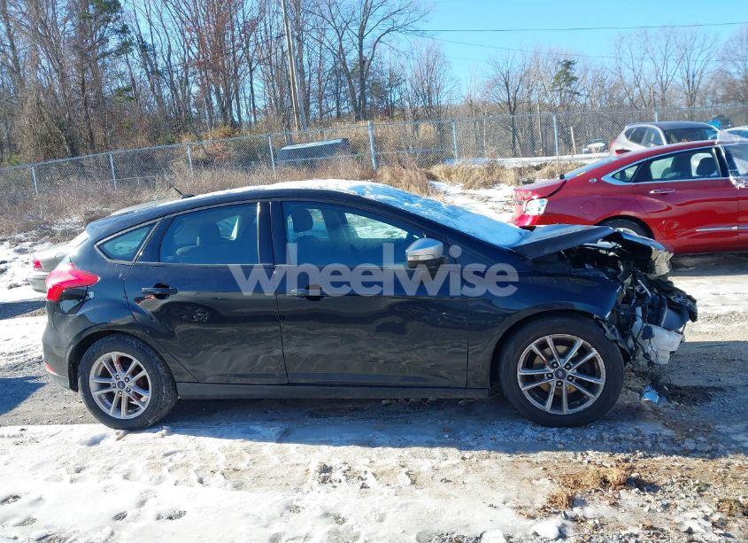 Photo 14 of 2017 Ford Focus SE (VIN 1FADP3K29HL290770)