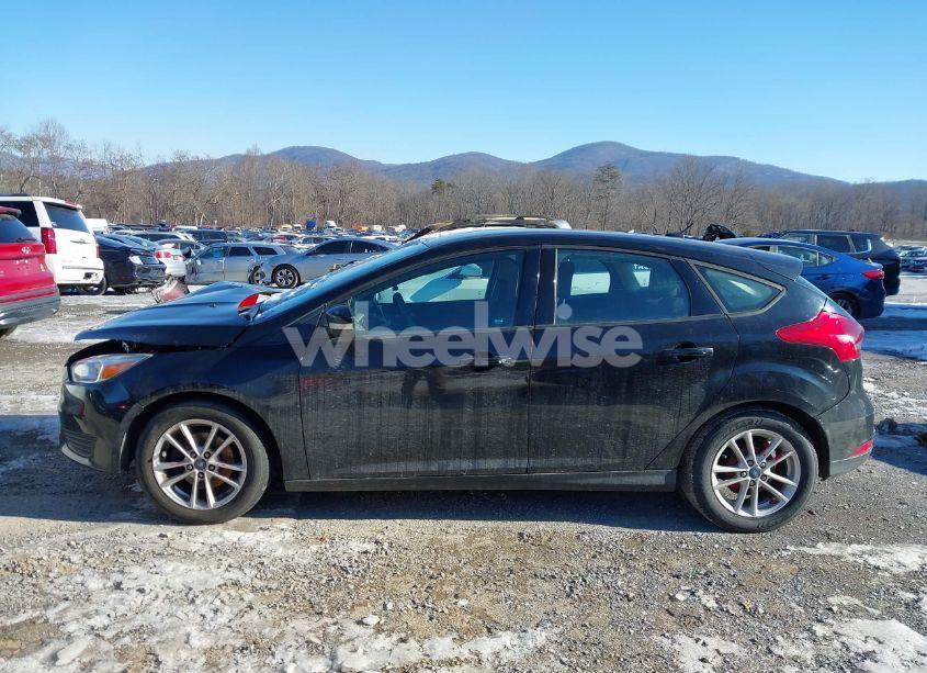 Photo 15 of 2017 Ford Focus SE (VIN 1FADP3K29HL290770)