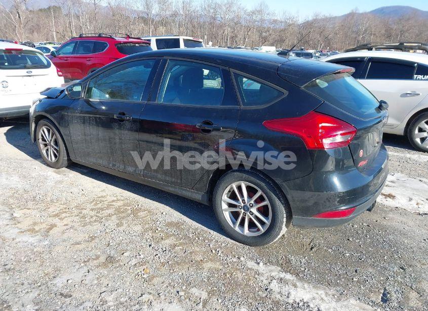 Photo 3 of 2017 Ford Focus SE (VIN 1FADP3K29HL290770)