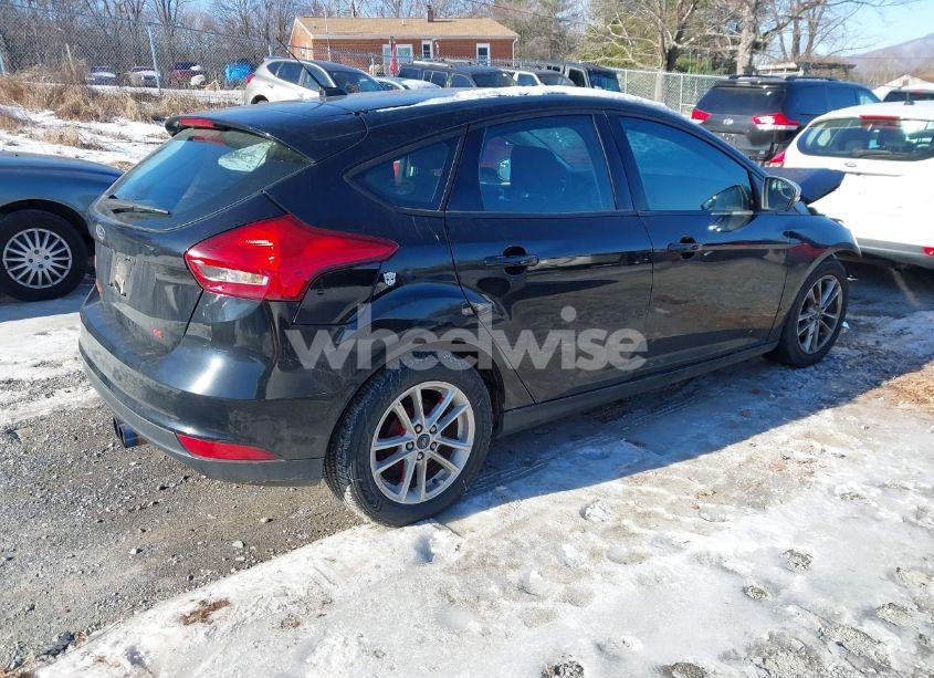 Photo 4 of 2017 Ford Focus SE (VIN 1FADP3K29HL290770)