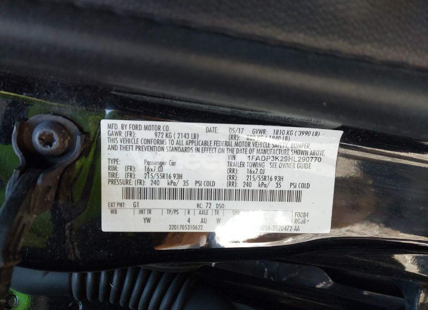 Photo 9 of 2017 Ford Focus SE (VIN 1FADP3K29HL290770)