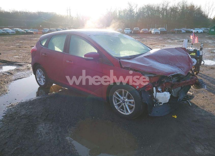 2017 Ford Focus SE (VIN 1FADP3K29HL336002) main photo