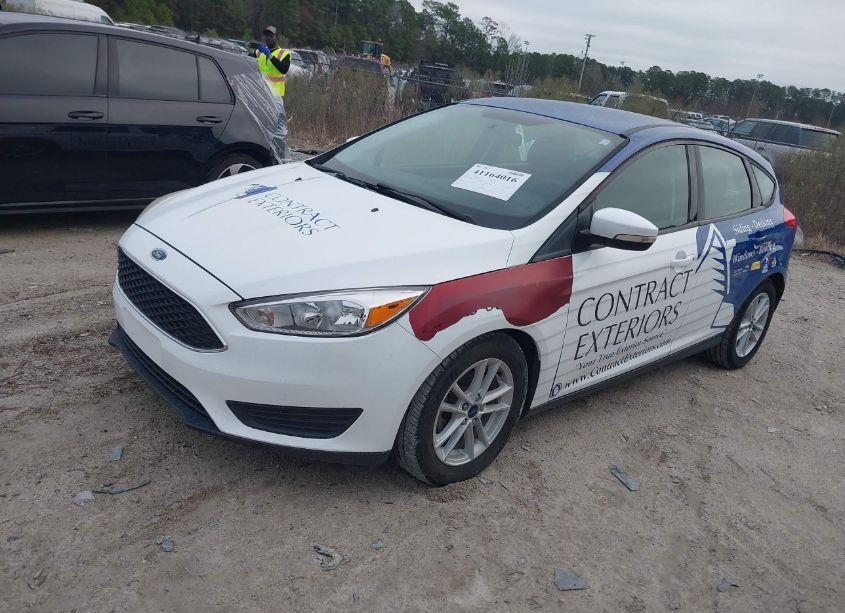 Photo 2 of 2017 Ford Focus SE (VIN 1FADP3K29HL345637)