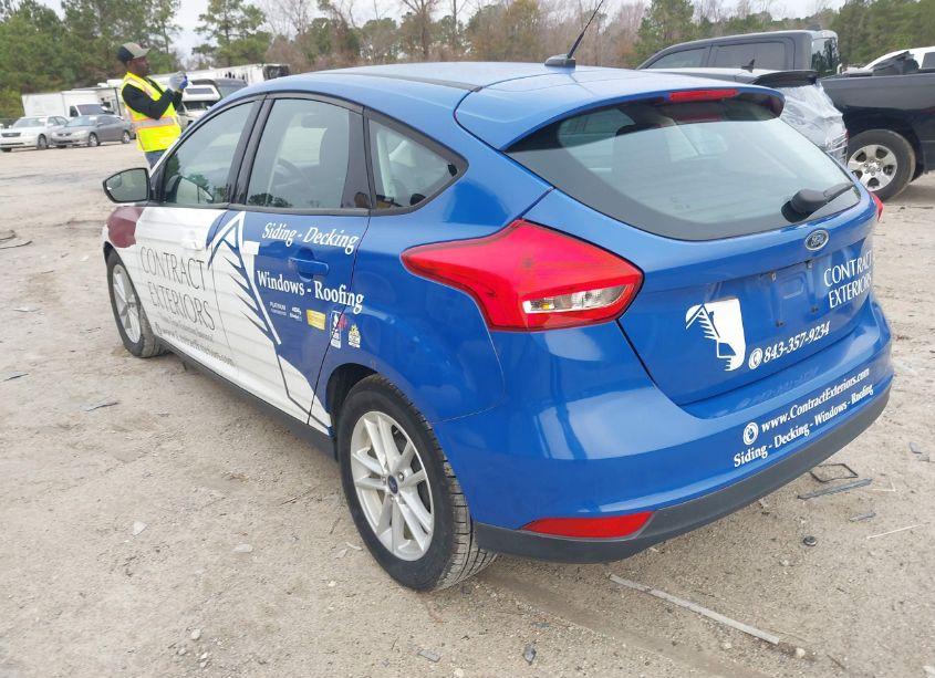 Photo 3 of 2017 Ford Focus SE (VIN 1FADP3K29HL345637)