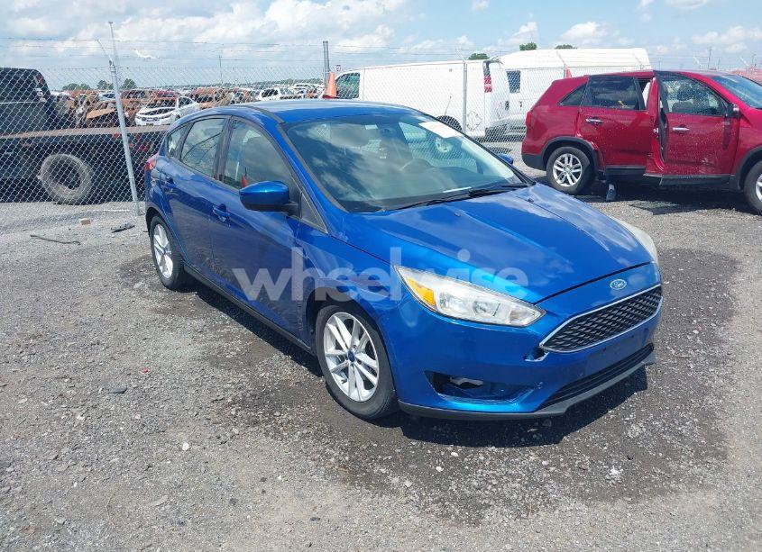 2018 Ford Focus SE (VIN 1FADP3K29JL206419) main photo