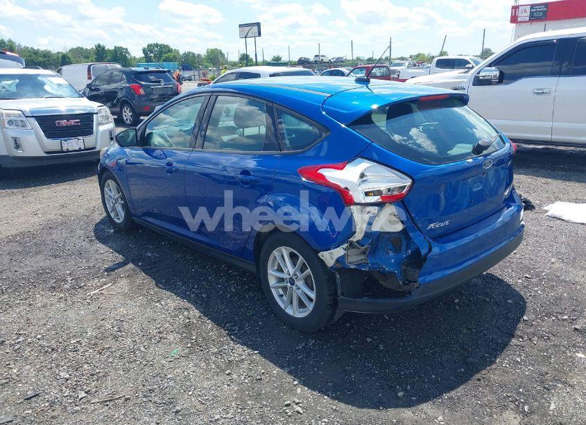 Photo 3 of 2018 Ford Focus SE (VIN 1FADP3K29JL206419)