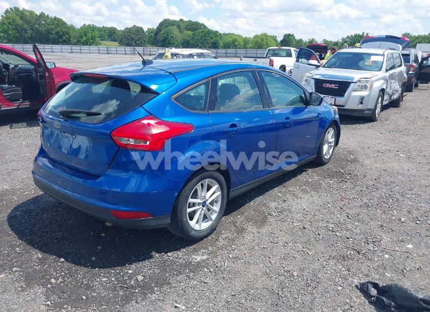 Photo 4 of 2018 Ford Focus SE (VIN 1FADP3K29JL206419)