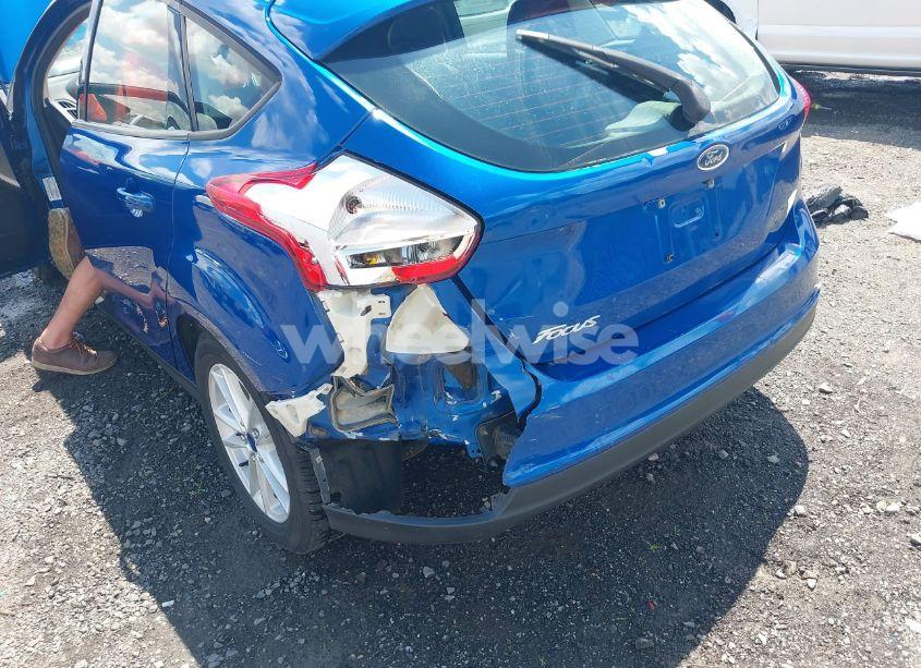 Photo 6 of 2018 Ford Focus SE (VIN 1FADP3K29JL206419)