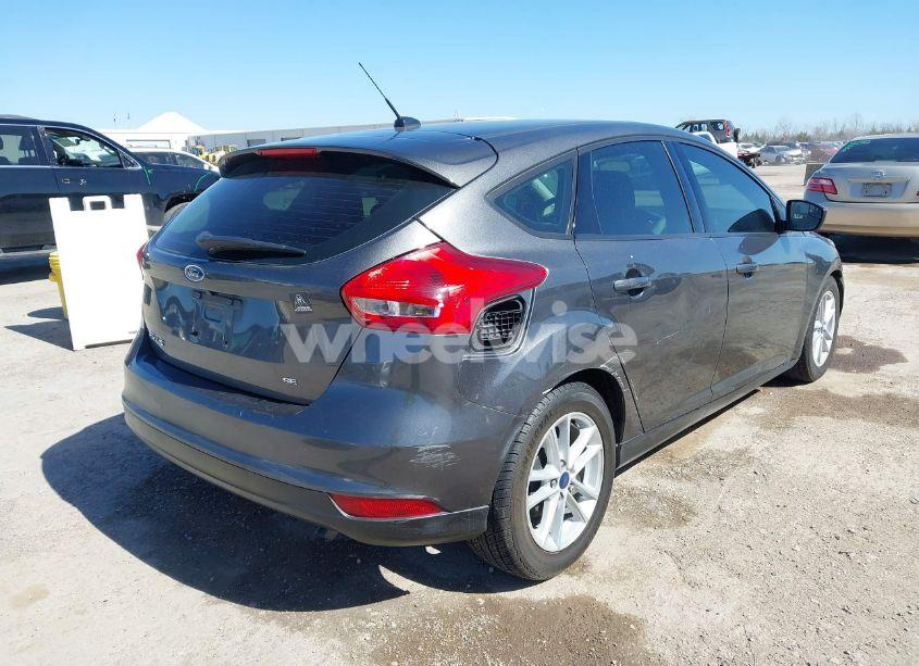 Photo 4 of 2018 Ford Focus SE (VIN 1FADP3K29JL222555)