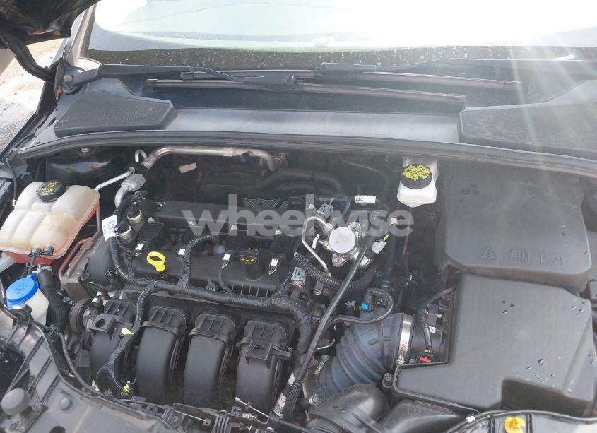 Photo 10 of 2018 Ford Focus SE (VIN 1FADP3K29JL238027)