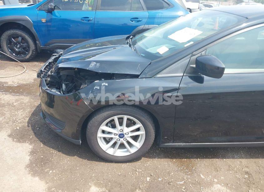 Photo 15 of 2018 Ford Focus SE (VIN 1FADP3K29JL238027)