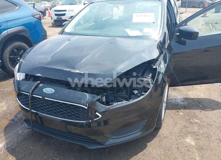 Photo 6 of 2018 Ford Focus SE (VIN 1FADP3K29JL238027)