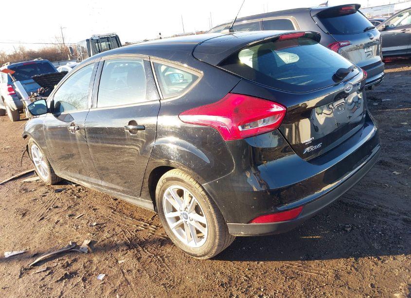 Photo 3 of 2018 Ford Focus SE (VIN 1FADP3K29JL243471)