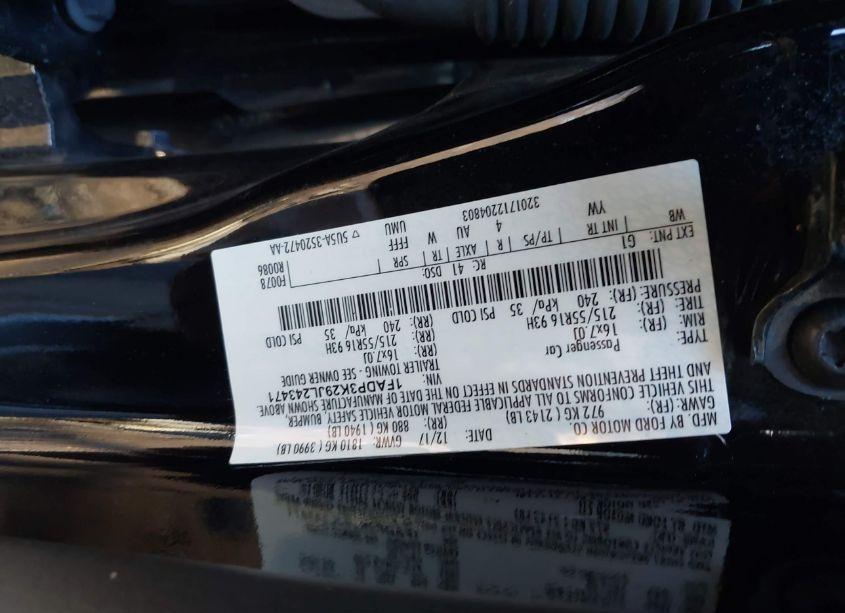 Photo 9 of 2018 Ford Focus SE (VIN 1FADP3K29JL243471)