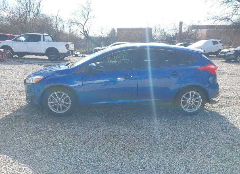 Photo 15 of 2018 Ford Focus SE (VIN 1FADP3K29JL282271)