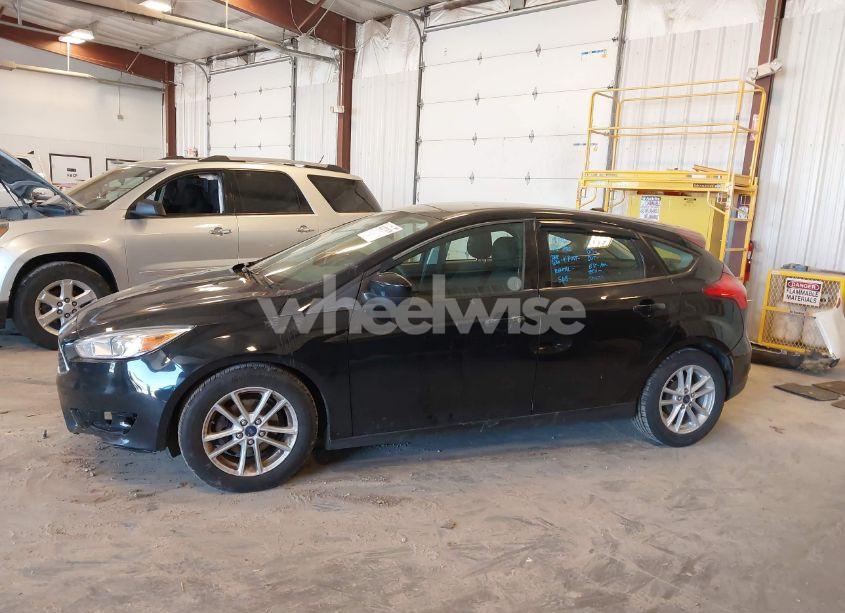 Photo 14 of 2018 Ford Focus SE (VIN 1FADP3K29JL283582)