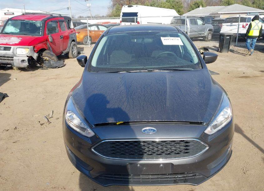 Photo 13 of 2018 Ford Focus SE (VIN 1FADP3K29JL309615)
