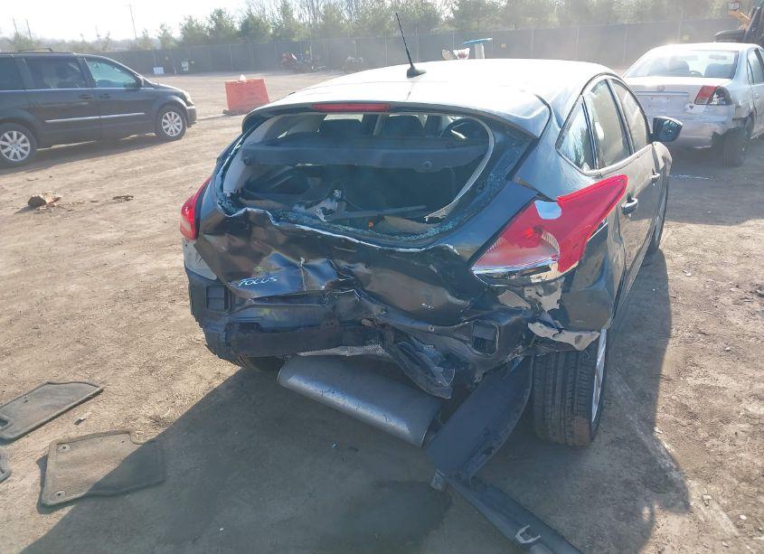 Photo 4 of 2018 Ford Focus SE (VIN 1FADP3K29JL309615)
