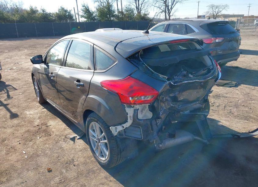 Photo 6 of 2018 Ford Focus SE (VIN 1FADP3K29JL309615)