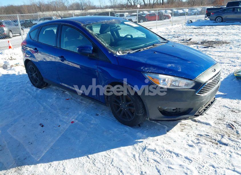 2018 Ford Focus SE (VIN 1FADP3K29JL325569) main photo