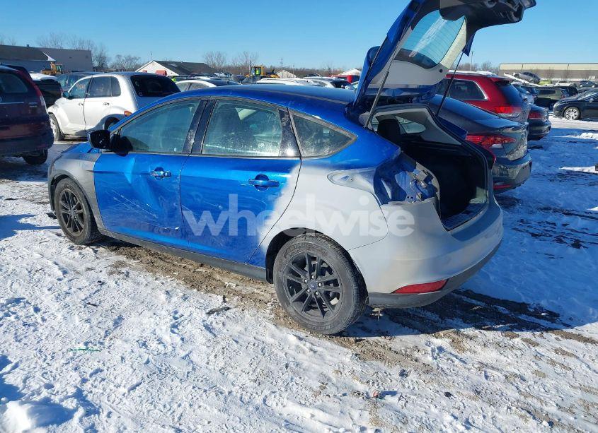 Photo 3 of 2018 Ford Focus SE (VIN 1FADP3K29JL325569)