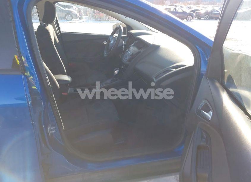 Photo 5 of 2018 Ford Focus SE (VIN 1FADP3K29JL325569)