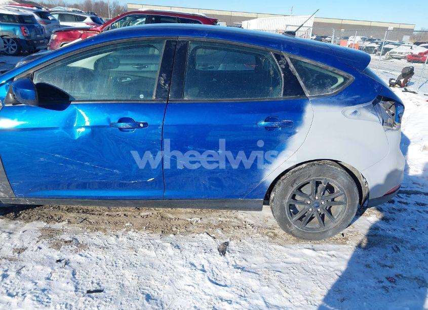 Photo 6 of 2018 Ford Focus SE (VIN 1FADP3K29JL325569)
