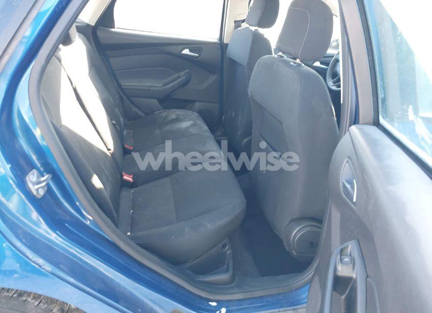 Photo 8 of 2018 Ford Focus SE (VIN 1FADP3K29JL325569)