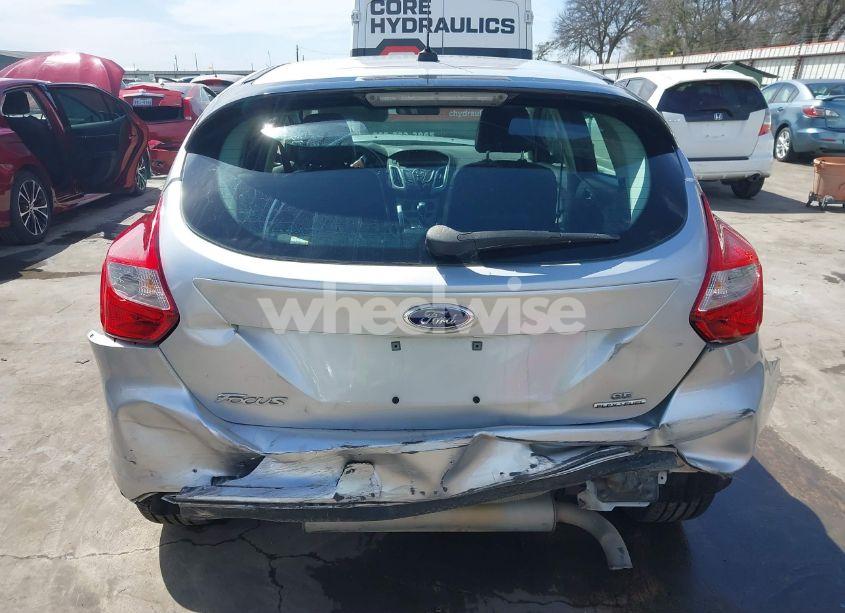 Photo 17 of 2013 Ford Focus SE (VIN 1FADP3K2XDL123506)
