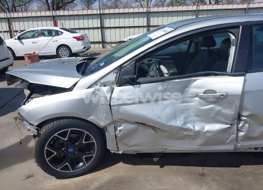 Photo 19 of 2013 Ford Focus SE (VIN 1FADP3K2XDL123506)