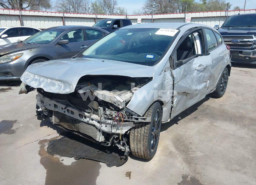 Photo 2 of 2013 Ford Focus SE (VIN 1FADP3K2XDL123506)