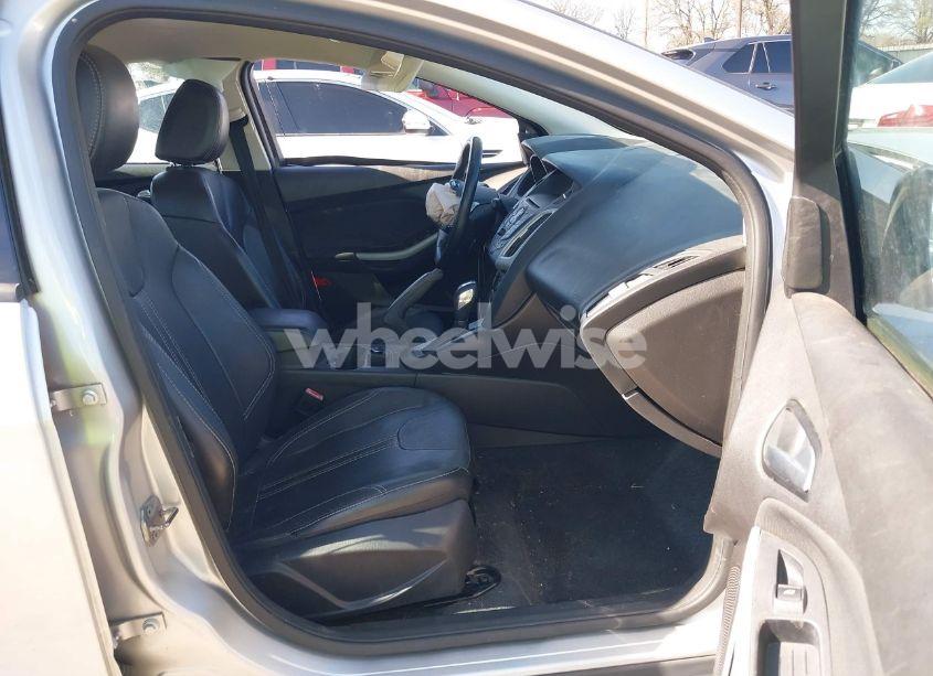 Photo 5 of 2013 Ford Focus SE (VIN 1FADP3K2XDL123506)