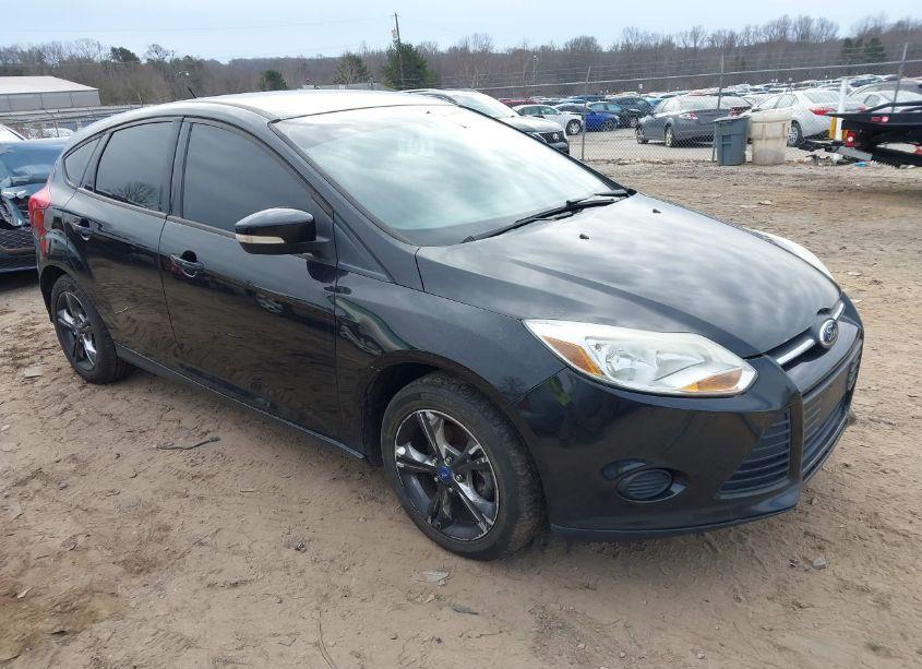 2013 Ford Focus SE (VIN 1FADP3K2XDL142086) main photo