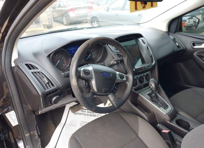 Photo 13 of 2013 Ford Focus SE (VIN 1FADP3K2XDL142086)