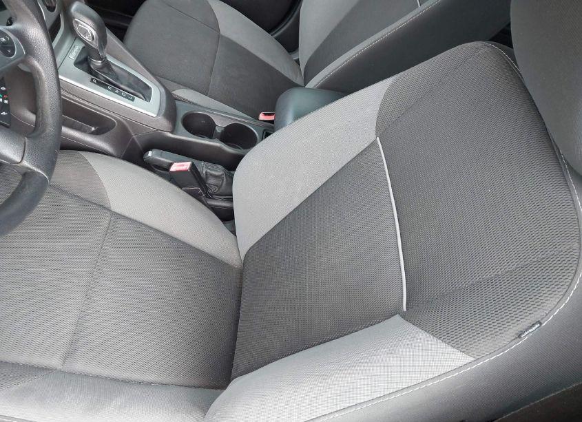 Photo 15 of 2013 Ford Focus SE (VIN 1FADP3K2XDL142086)